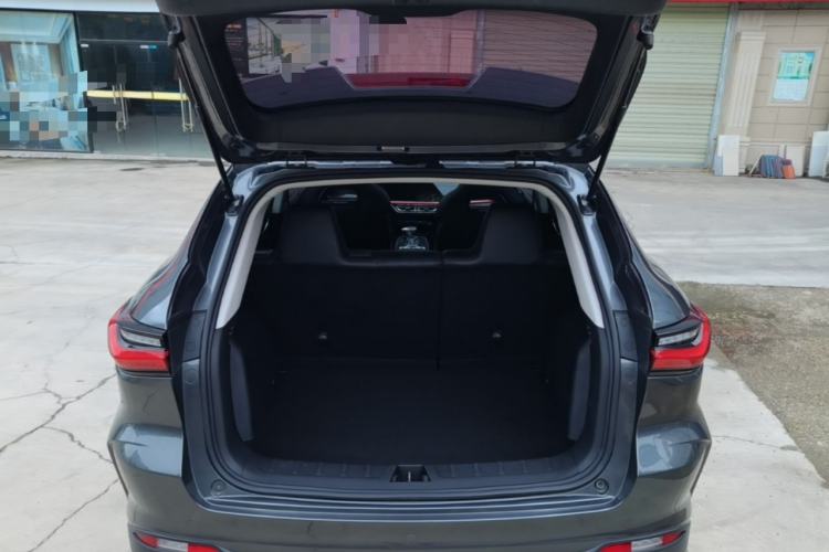 Used CHANGAN OSHAN X5 2021 1.6L CVT Luxury Model Trunk