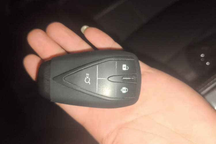 Used CHANGAN OSHAN X5 2021 1.6L CVT Comfort Model Vehicle Key