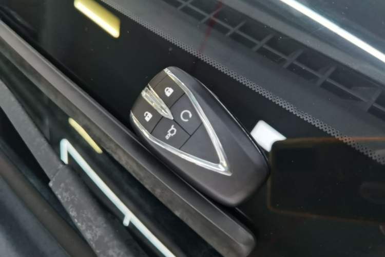 Used CHANGAN OSHAN X5 2021 1.5T DCT Prestige Edition Vehicle Key