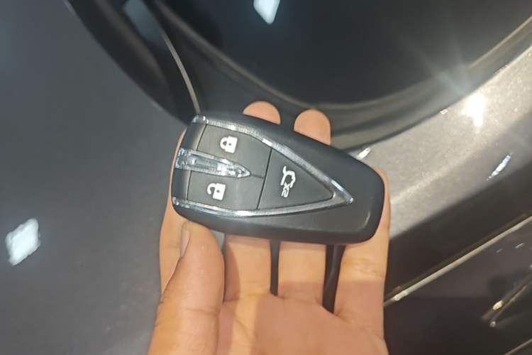 Used CHANGAN OSHAN X5 2021 Revised Version 1.5T DCT Luxury Edition Vehicle Key