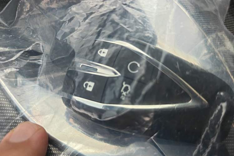 Used CHANGAN OSHAN X5 2021 1.5T DCT Prestige Edition Vehicle Key