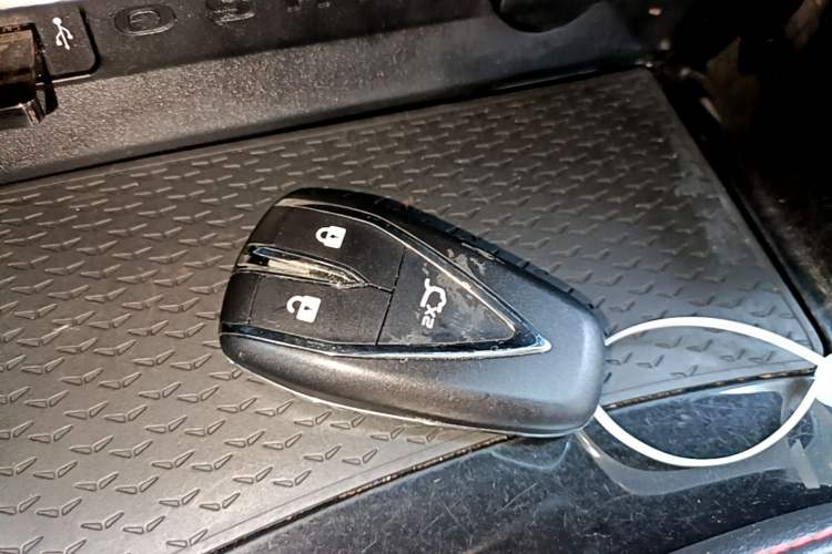 Used CHANGAN OSHAN X5 2021 Revised Version 1.5T DCT Luxury Edition Vehicle Key