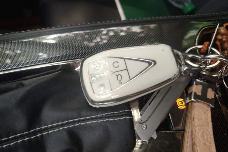 Used CHANGAN OSHAN X5 2021 1.6L CVT Flagship Model Vehicle Key