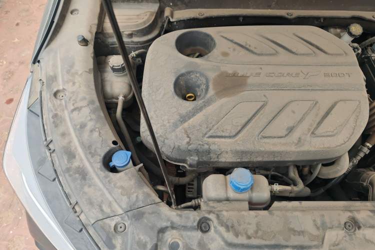 Used CHANGAN OSHAN X5 2021 1.5T DCT Prestige Edition Engine Bay Right