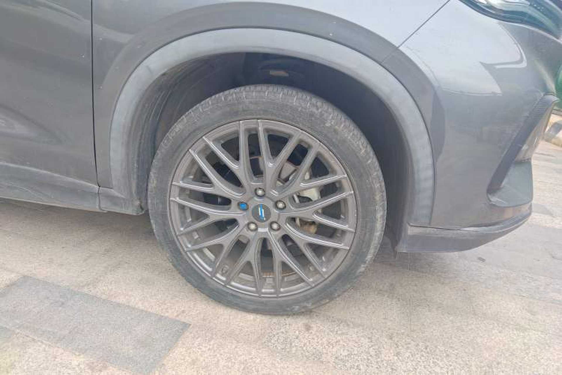 Used CHANGAN OSHAN X5 2021 1.5T DCT Flagship Edition Right Front Wheel Hub