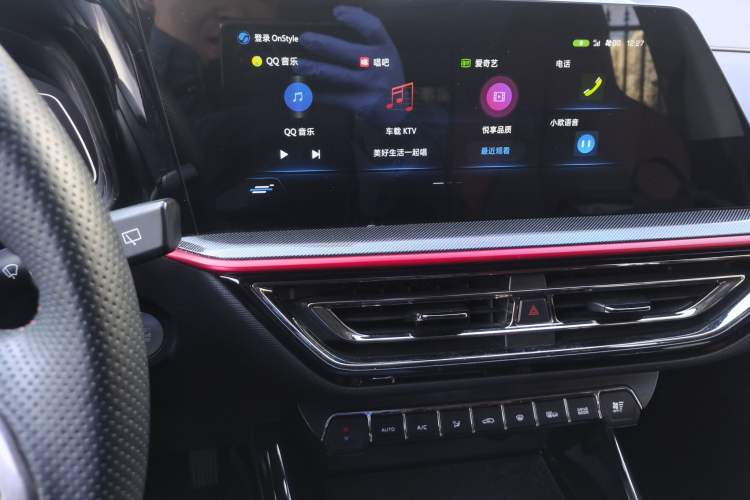 Used CHANGAN OSHAN X5 2021 1.5T DCT Prestige Edition Audio And AC Panel