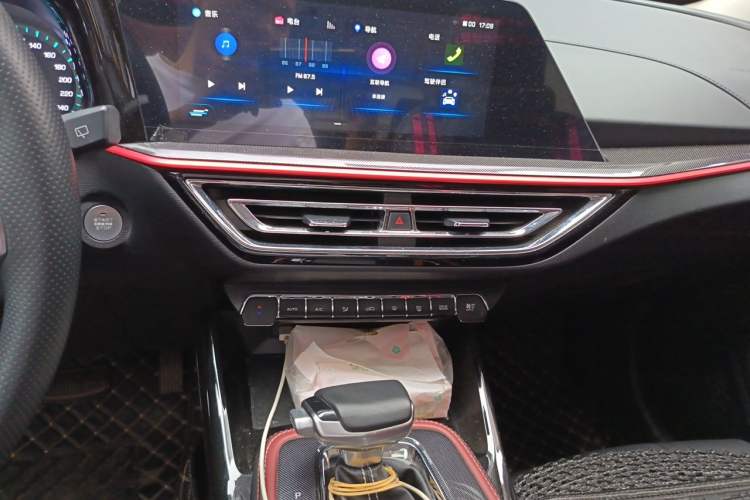 Used CHANGAN OSHAN X5 2021 1.5T DCT Luxury Edition Audio And AC Panel