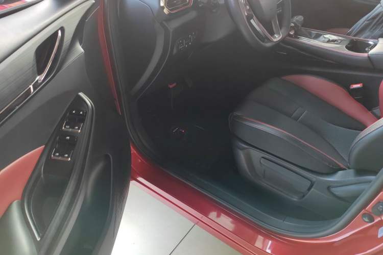 Used CHANGAN OSHAN X5 2021 Revised Version 1.5T DCT Luxury Edition Driver Seat