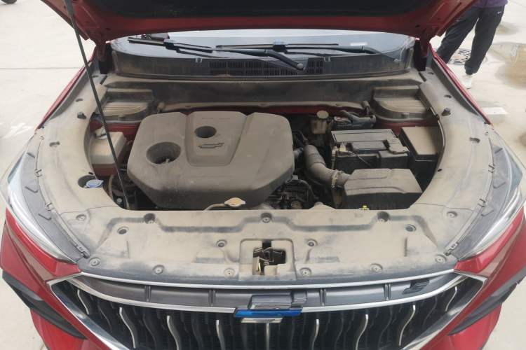 Used CHANGAN OSHAN X5 2021 1.6L CVT Luxury Model Engine Bay