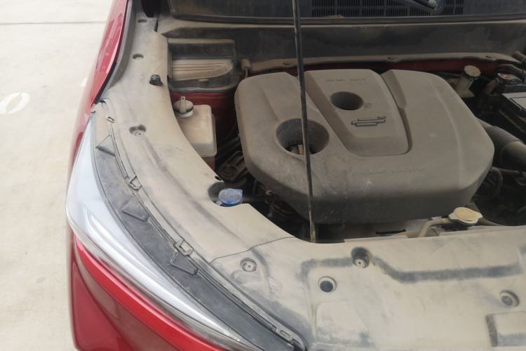 Used CHANGAN OSHAN X5 2021 1.6L CVT Luxury Model Engine Bay Right