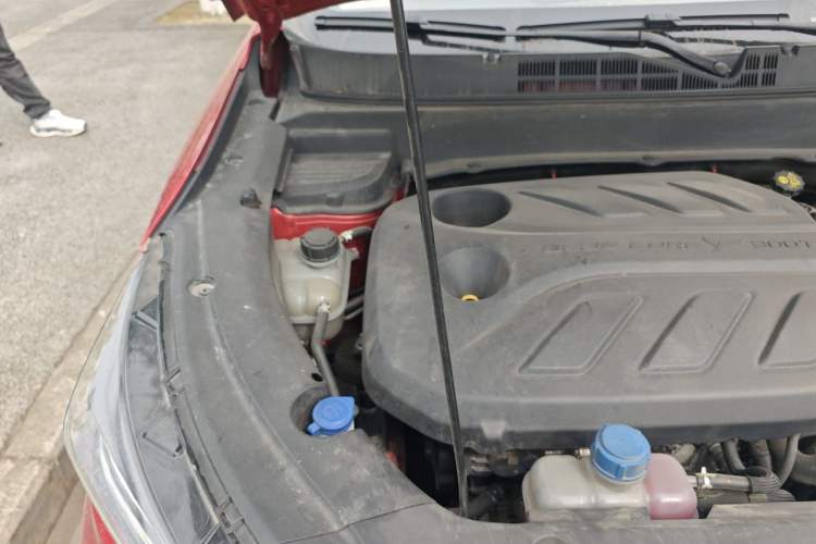 Used CHANGAN OSHAN X5 2021 1.5T DCT Flagship Edition Engine Bay Right