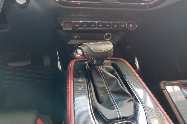 Used CHANGAN OSHAN X5 2021 Revised Version 1.5T DCT Luxury Edition Gear Lever