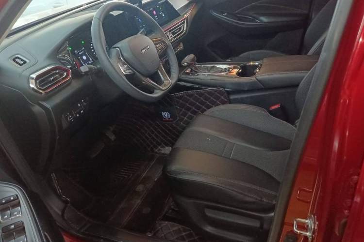 Used CHANGAN OSHAN X5 2021 Revised Version 1.5T DCT Luxury Edition Interior 2
