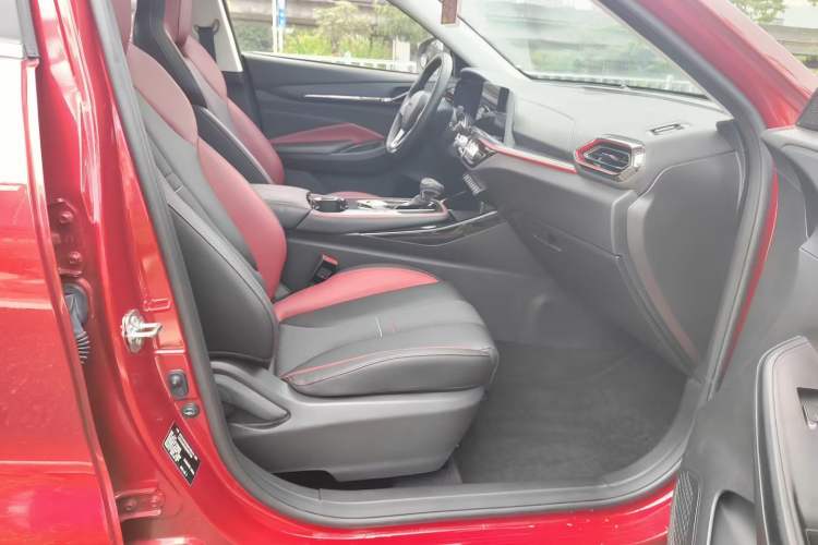 Used CHANGAN OSHAN X5 2021 Revised Version 1.5T DCT Luxury Edition Interior 4