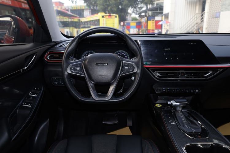 Used CHANGAN OSHAN X5 2021 Revised Version 1.5T DCT Luxury Edition Interior 7