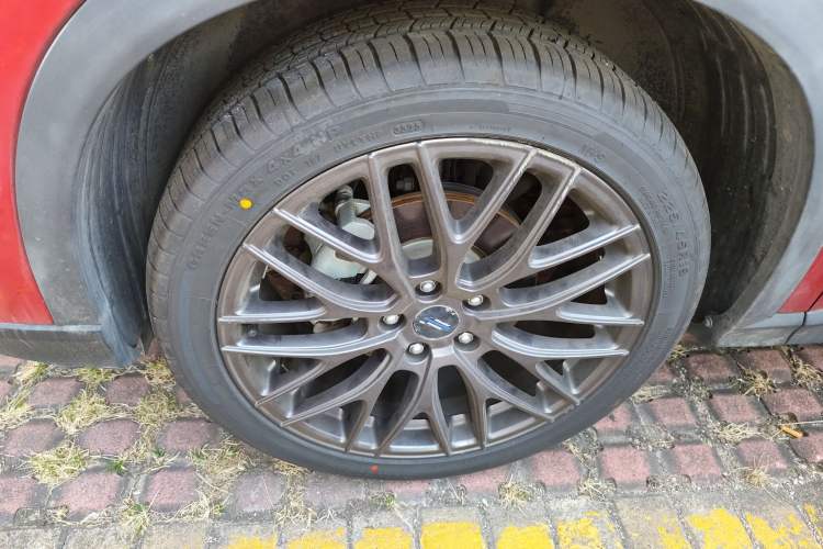 Used CHANGAN OSHAN X5 2021 1.5T DCT Flagship Edition Left Front Wheel Hub