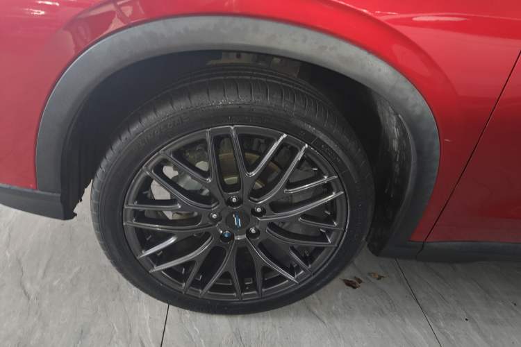 Used CHANGAN OSHAN X5 2021 1.5T DCT Flagship Edition Left Front Wheel Hub