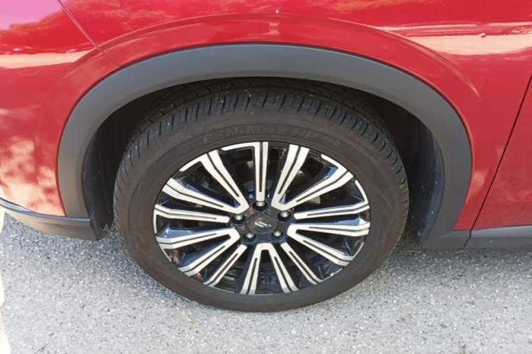 Used CHANGAN OSHAN X5 2021 1.5T DCT Luxury Edition Left Front Wheel Hub