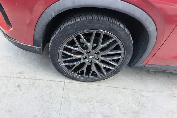 Used CHANGAN OSHAN X5 2021 1.5T DCT Flagship Edition Left Front Wheel Hub