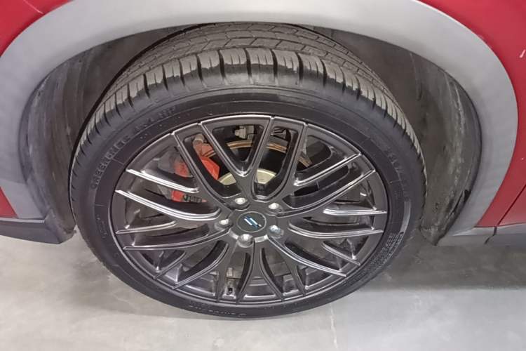 Used CHANGAN OSHAN X5 2021 1.5T DCT Flagship Edition Left Front Wheel Hub