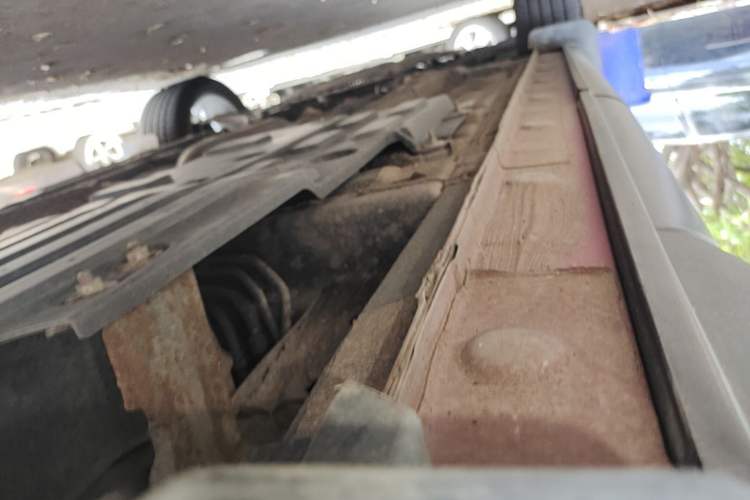 Used CHANGAN OSHAN X5 2021 1.5T DCT Flagship Edition Left Side Sill