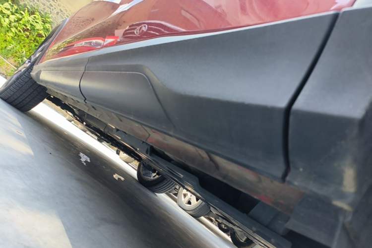 Used CHANGAN OSHAN X5 2021 1.5T DCT Flagship Edition Left Side Sill