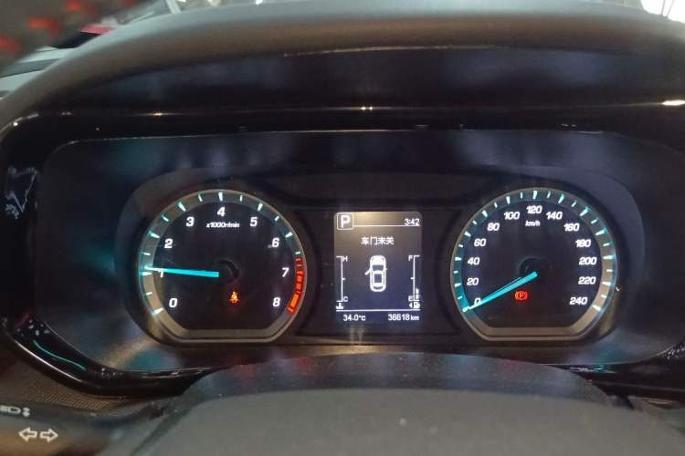 Used CHANGAN OSHAN X5 2021 Revised Version 1.5T DCT Luxury Edition Odometer Close Up