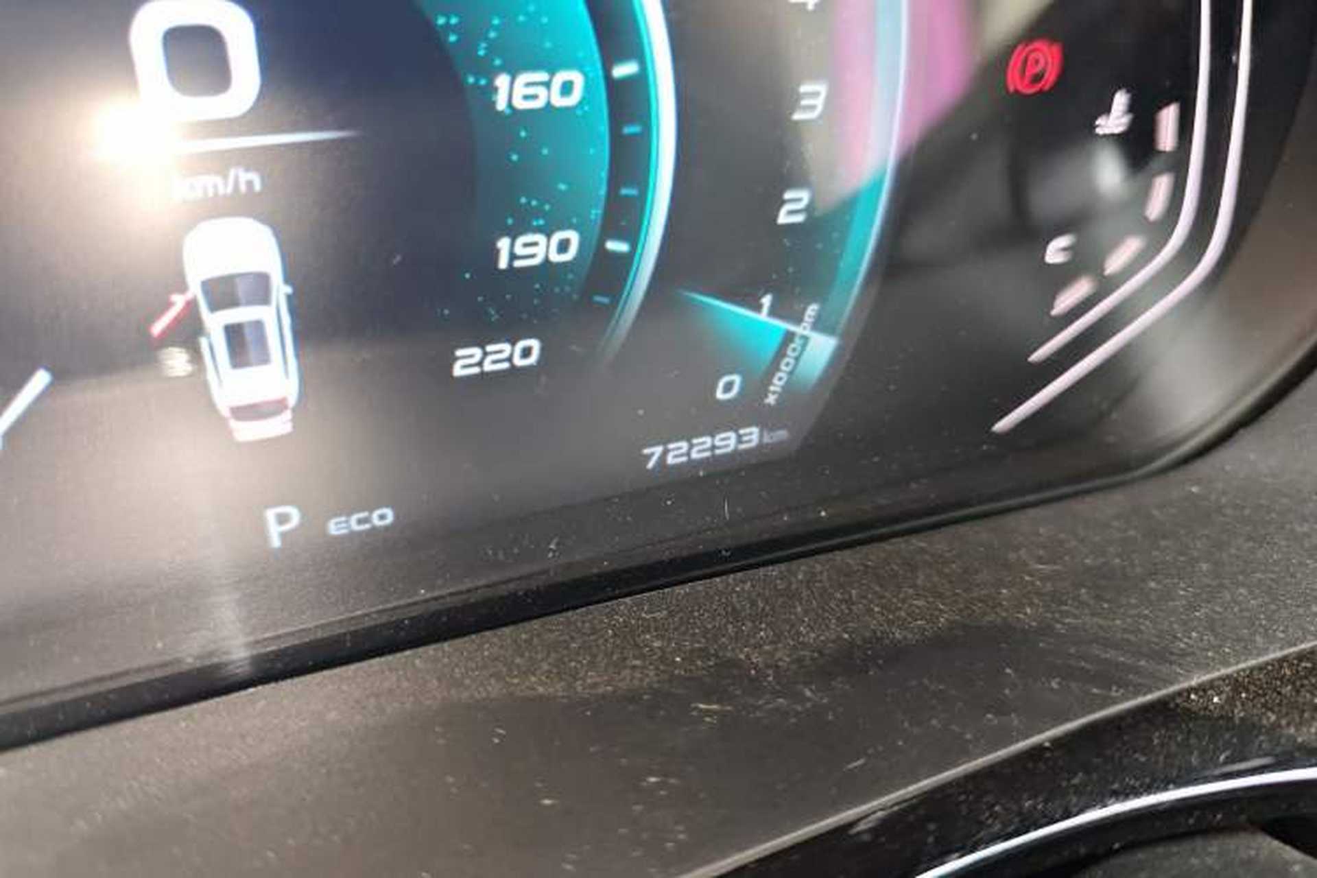 Used CHANGAN OSHAN X5 2021 1.6L CVT Luxury Model Odometer Close Up