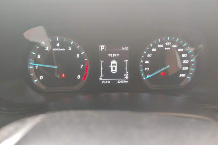 Used CHANGAN OSHAN X5 2021 Revised Version 1.5T DCT Luxury Edition Odometer Close Up