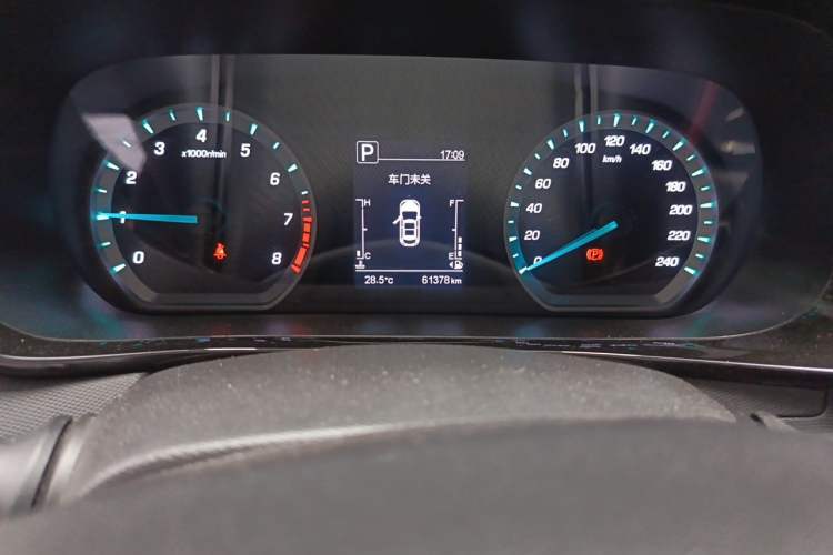 Used CHANGAN OSHAN X5 2021 1.5T DCT Luxury Edition Odometer Close Up