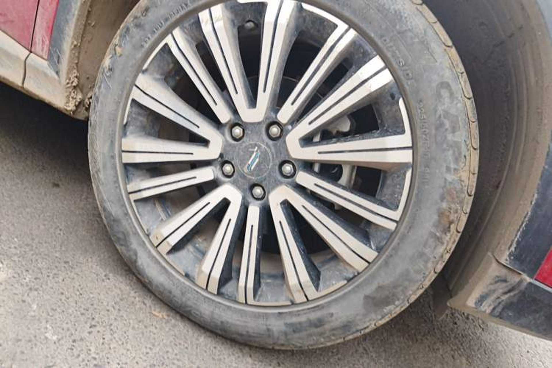 Used CHANGAN OSHAN X5 2021 1.6L CVT Comfort Model Right Front Wheel Hub