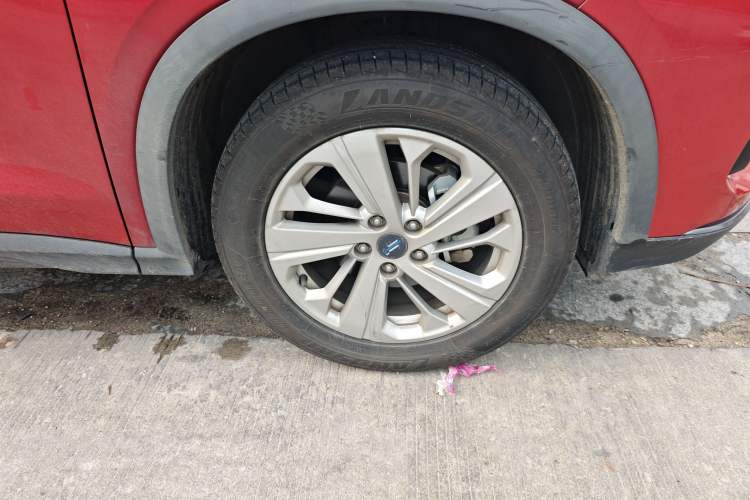 Used CHANGAN OSHAN X5 2021 1.6L CVT Luxury Model Right Front Wheel Hub