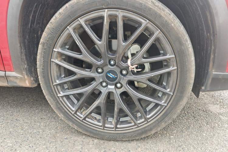 Used CHANGAN OSHAN X5 2021 1.5T DCT Flagship Edition Right Front Wheel Hub