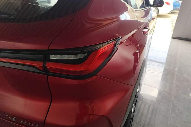 Used CHANGAN OSHAN X5 2021 1.5T DCT Flagship Edition Right Rear Taillight