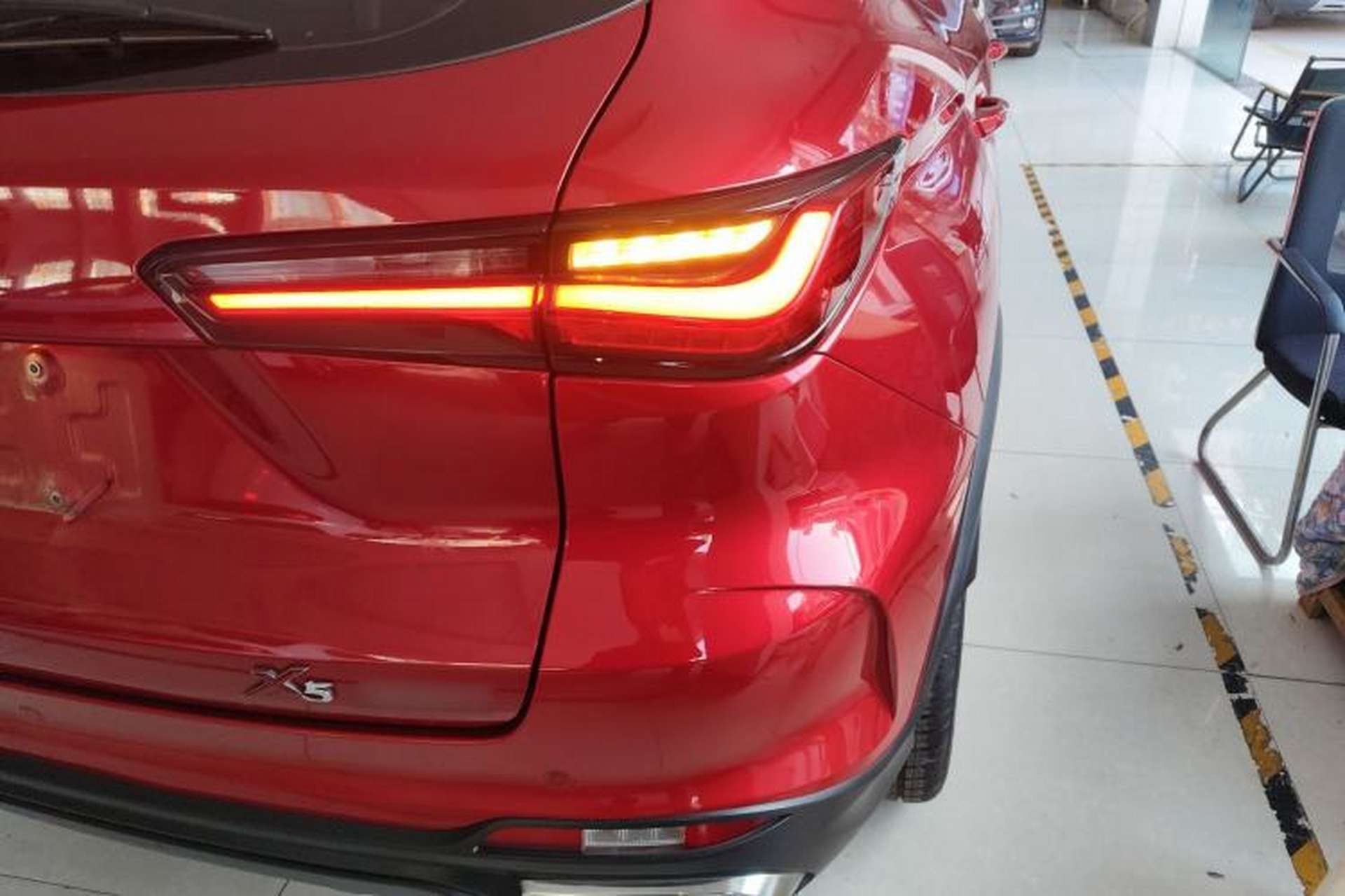 Used CHANGAN OSHAN X5 2021 Revised Version 1.5T DCT Luxury Edition Right Rear Taillight