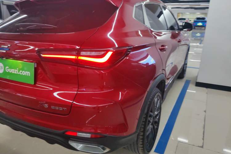 Used CHANGAN OSHAN X5 2021 1.5T DCT Flagship Edition Right Rear Taillight