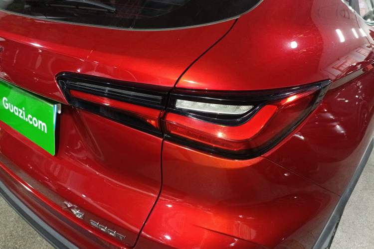 Used CHANGAN OSHAN X5 2021 1.5T DCT Prestige Edition Right Rear Taillight