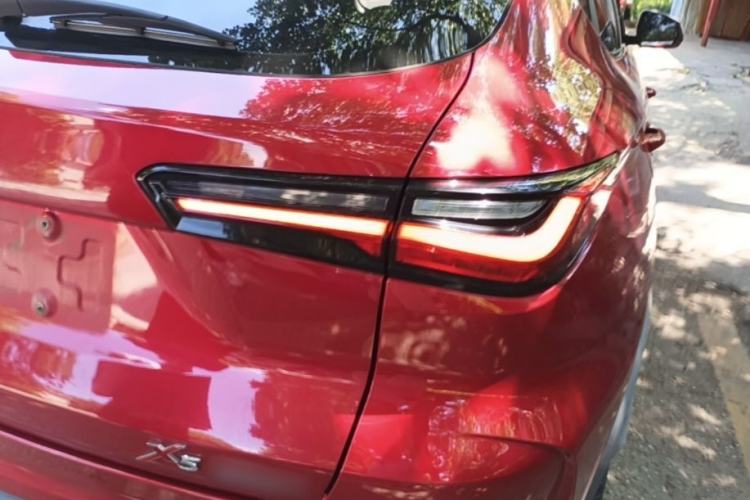 Used CHANGAN OSHAN X5 2021 1.5T DCT Luxury Edition Right Rear Taillight