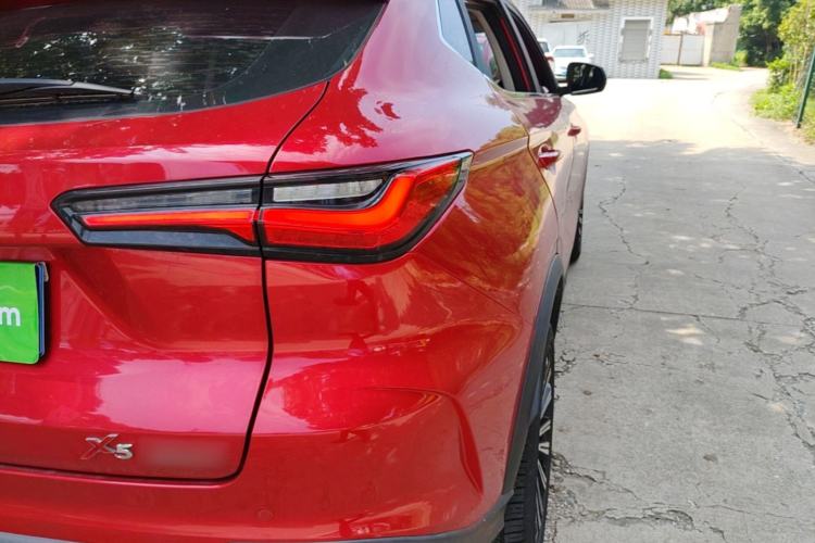 Used CHANGAN OSHAN X5 2021 1.5T DCT Prestige Edition Right Rear Taillight