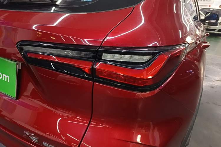 Used CHANGAN OSHAN X5 2021 1.5T DCT Flagship Edition Right Rear Taillight