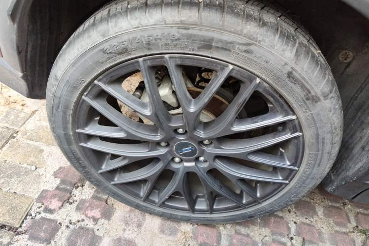 Used CHANGAN OSHAN X5 2021 1.5T DCT Flagship Edition Right Rear Wheel Hub