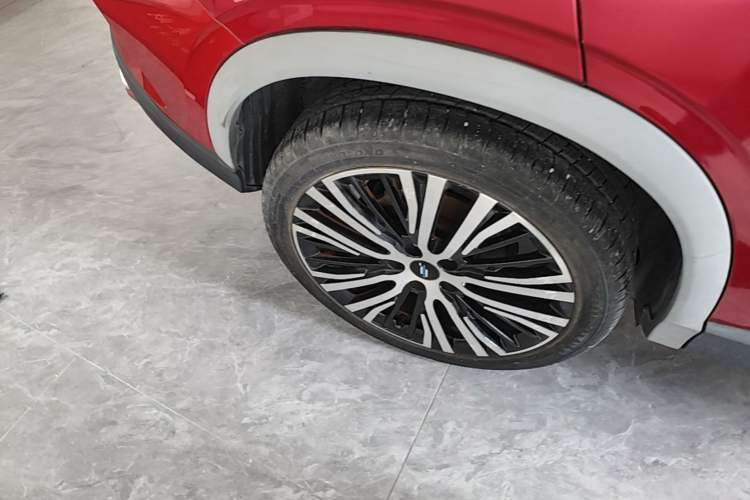 Used CHANGAN OSHAN X5 2021 1.5T DCT Flagship Edition Right Rear Wheel Hub