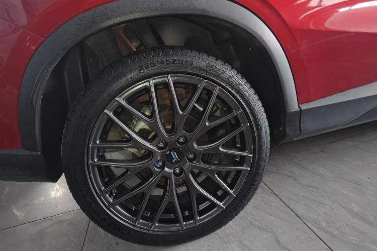 Used CHANGAN OSHAN X5 2021 1.5T DCT Flagship Edition Right Rear Wheel Hub