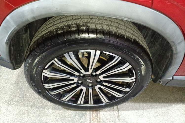 Used CHANGAN OSHAN X5 2021 1.5T DCT Prestige Edition Right Rear Wheel Hub