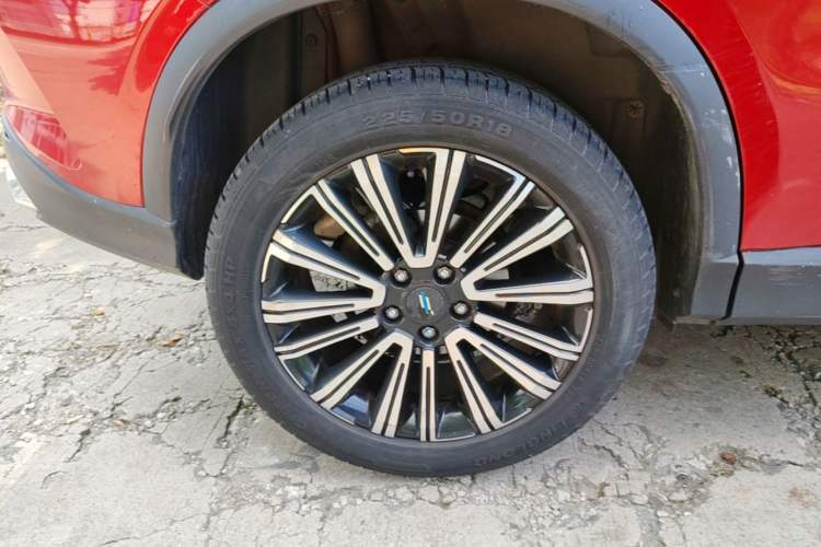 Used CHANGAN OSHAN X5 2021 1.5T DCT Prestige Edition Right Rear Wheel Hub