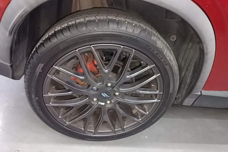 Used CHANGAN OSHAN X5 2021 1.5T DCT Flagship Edition Right Rear Wheel Hub
