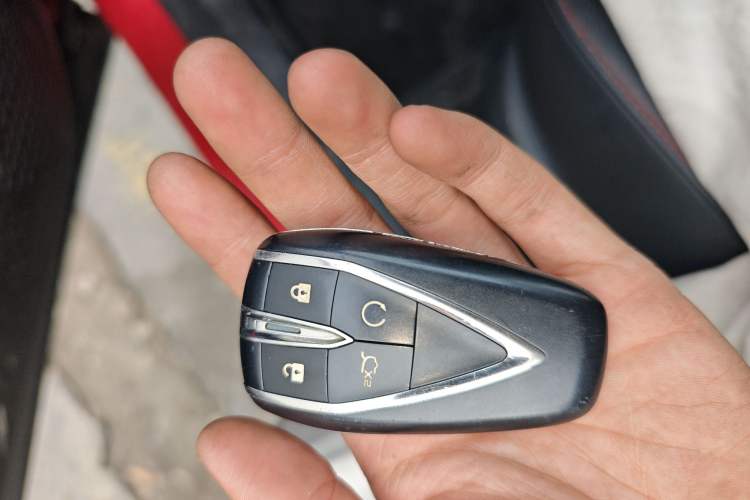 Used CHANGAN OSHAN X5 2021 1.6L CVT Luxury Model Vehicle Key