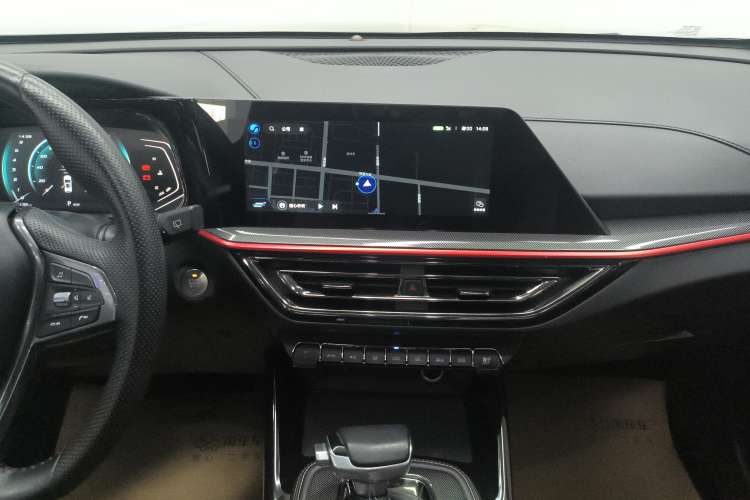 Used CHANGAN OSHAN X5 2021 1.5T DCT Prestige Edition Audio And AC Panel