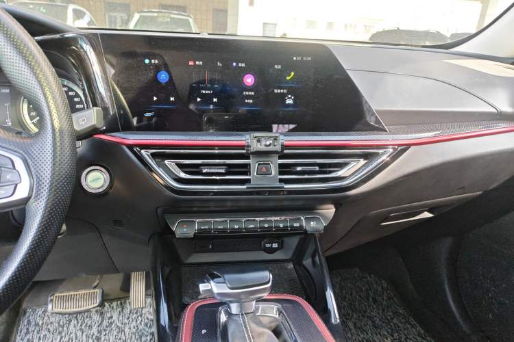 Used CHANGAN OSHAN X5 2021 Revised Version 1.5T DCT Luxury Edition Audio And AC Panel