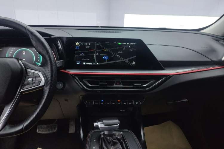Used CHANGAN OSHAN X5 2021 1.5T DCT Prestige Edition Audio And AC Panel